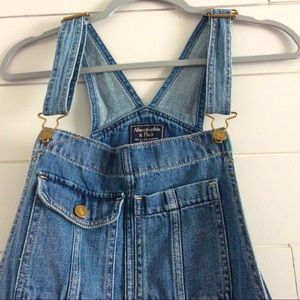 Abercrombie & Fitch distressed overalls
